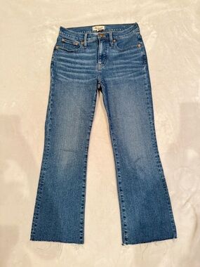 Madewell Mid Rise Kick Out Jeans 26 Raw Hem Crop Flare Blue